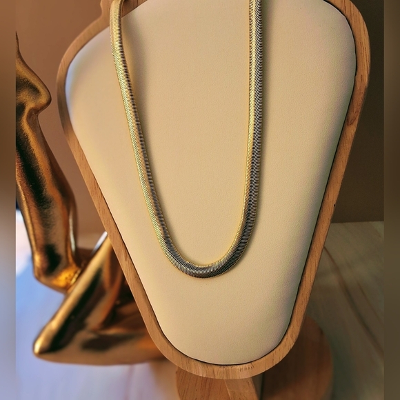 💥 18K Gold-Plated Snake Chain Necklace - 24 Inch - Picture 2 of 9